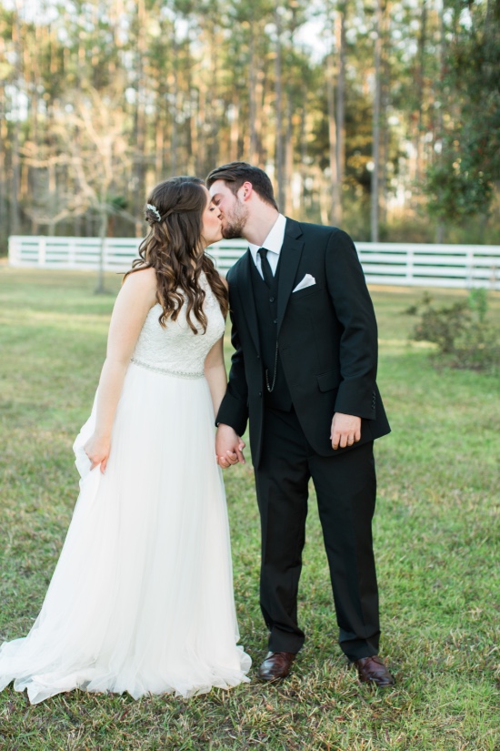 simple-and-elegant-rustic-purple-wedding