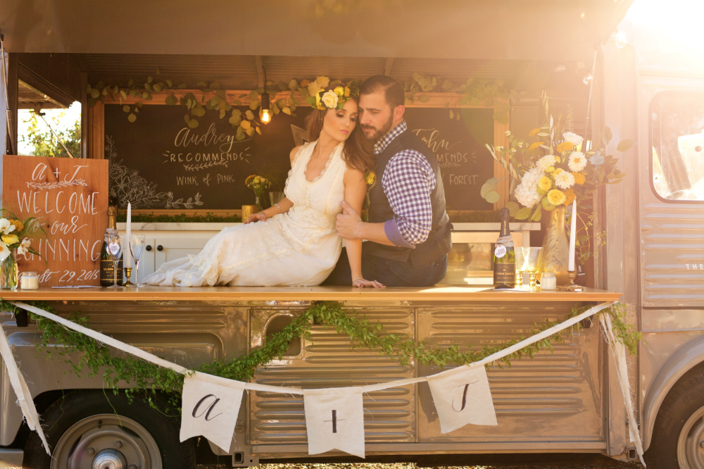 stylish-white-and-green-wedding-ideas