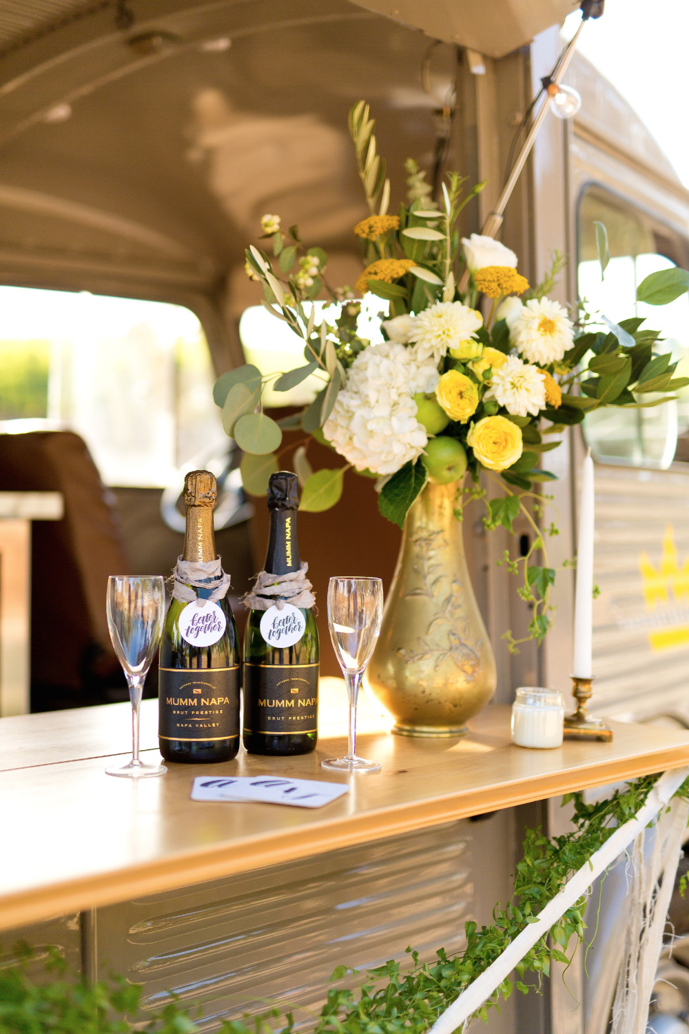 stylish-white-and-green-wedding-ideas