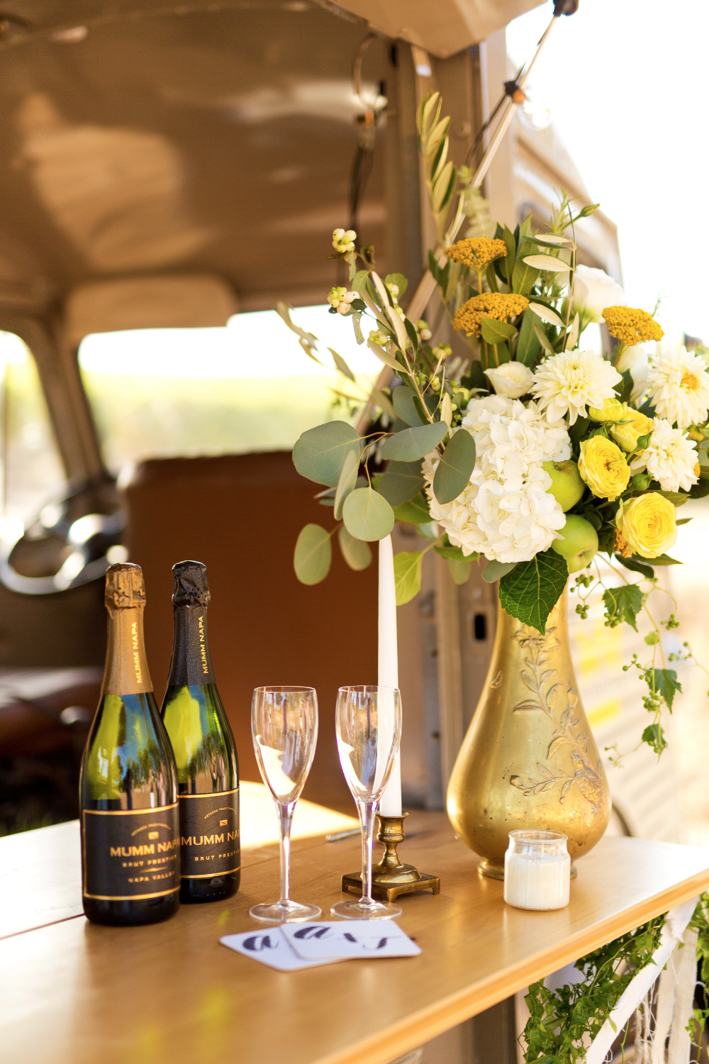 stylish-white-and-green-wedding-ideas