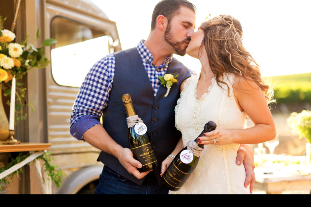 stylish-white-and-green-wedding-ideas