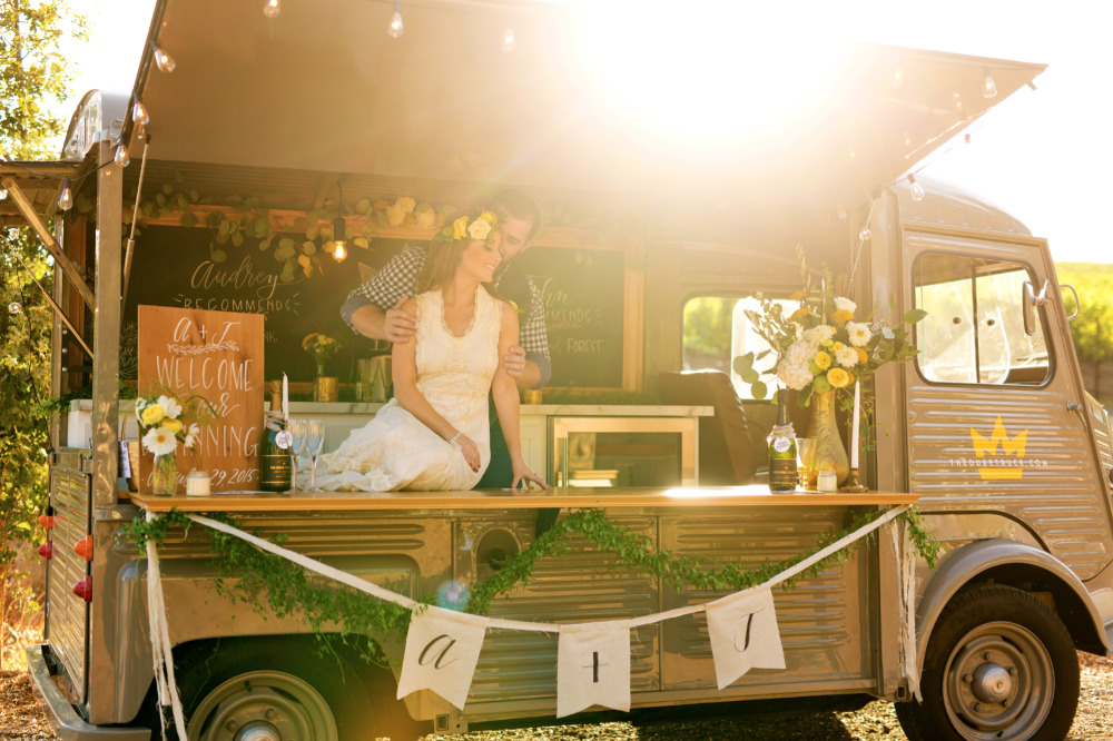 stylish-white-and-green-wedding-ideas