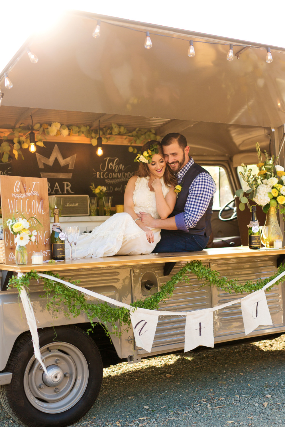 stylish-white-and-green-wedding-ideas