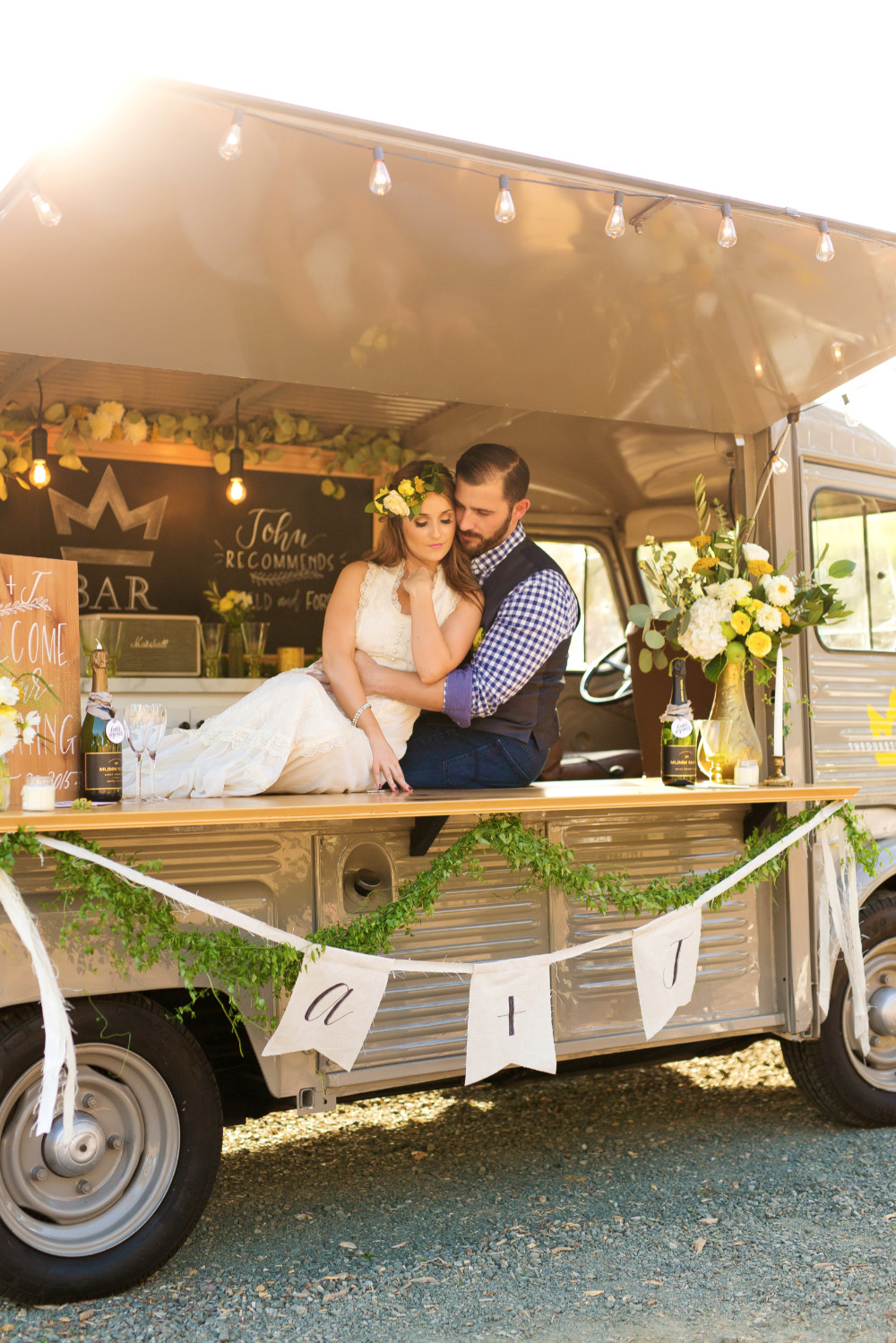 stylish-white-and-green-wedding-ideas