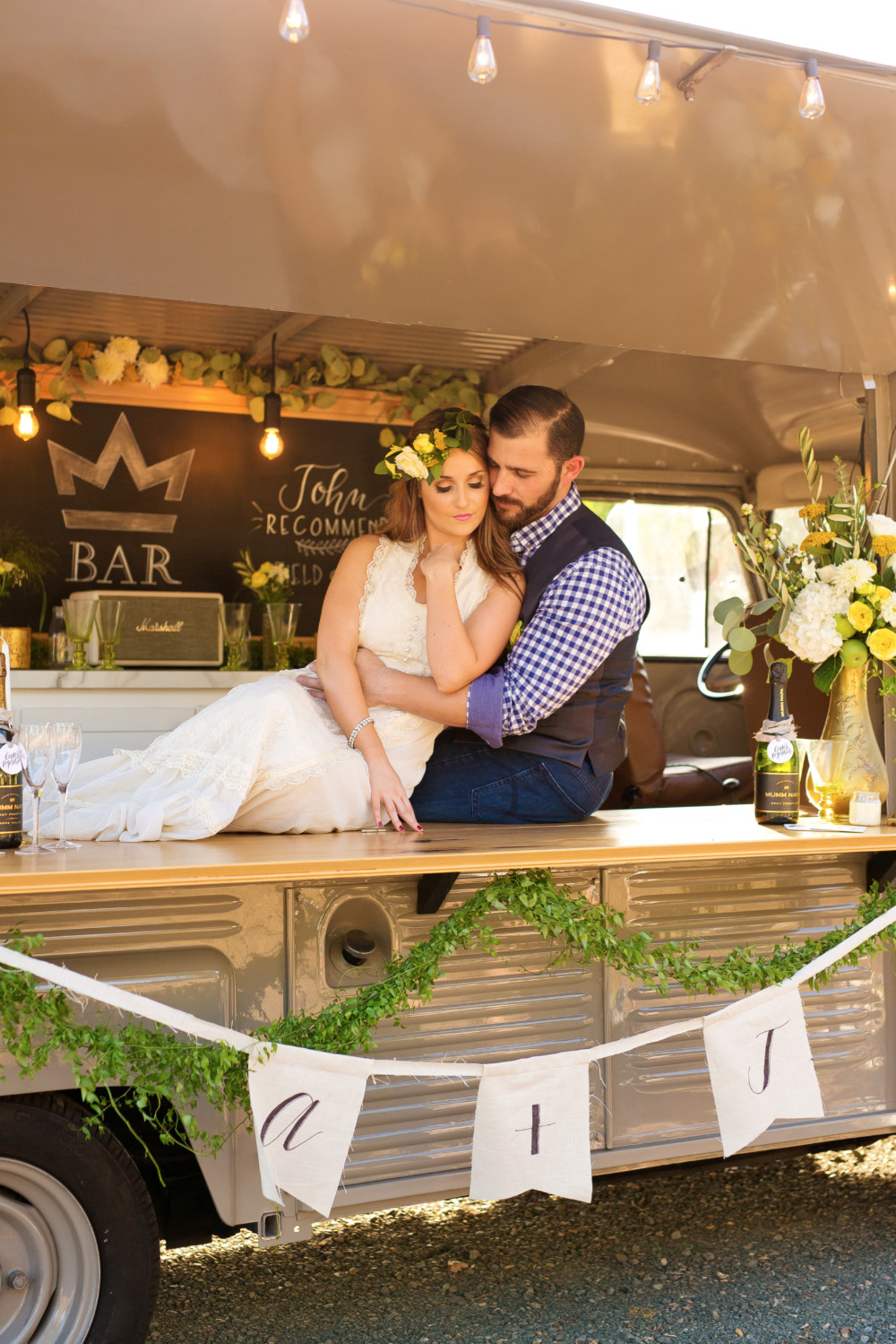 stylish-white-and-green-wedding-ideas