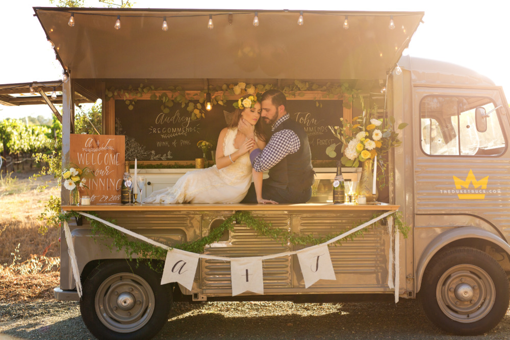 stylish-white-and-green-wedding-ideas