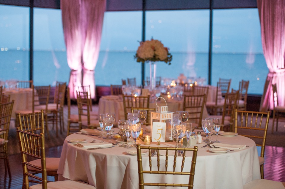 gold, white and pink wedding reception idea
