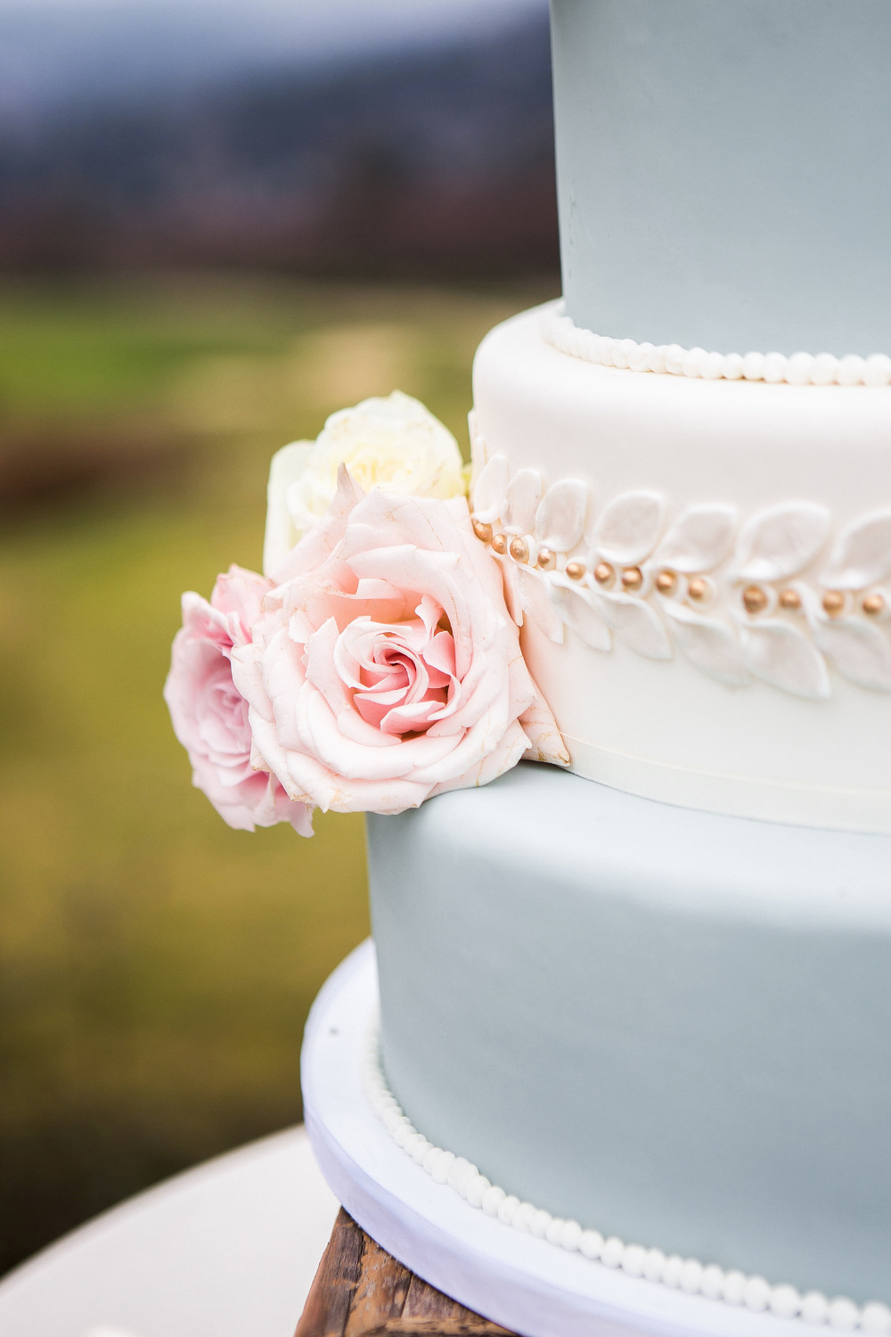 wedding cake floral details