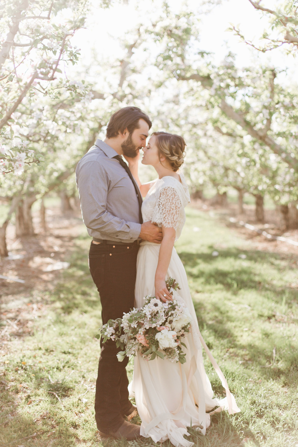 beautiful sunny orchard wedding
