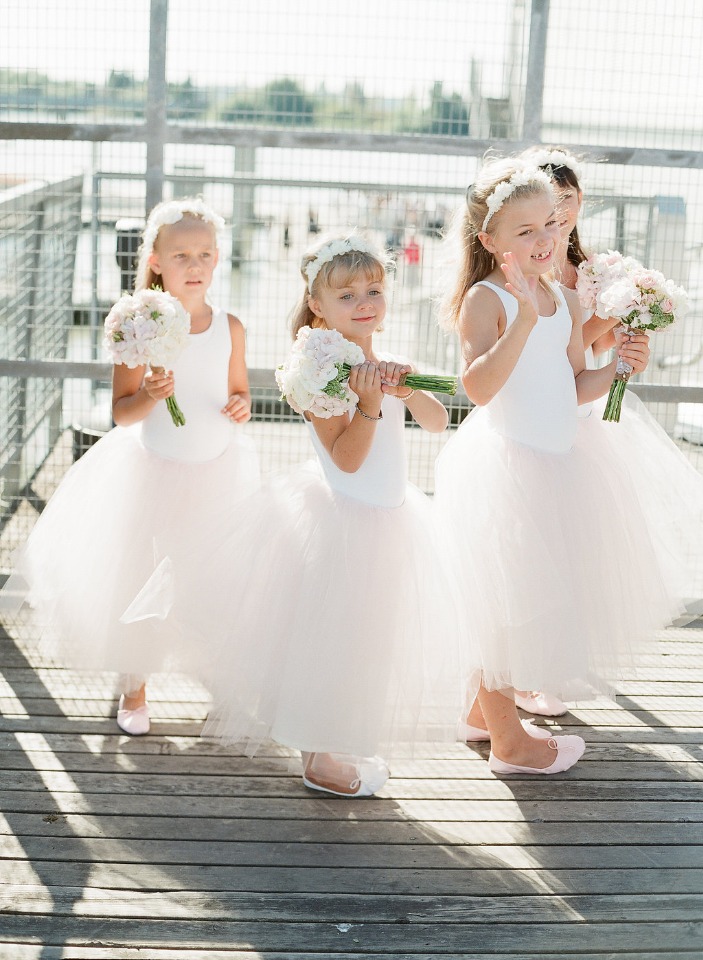 We are in love with these flower girls