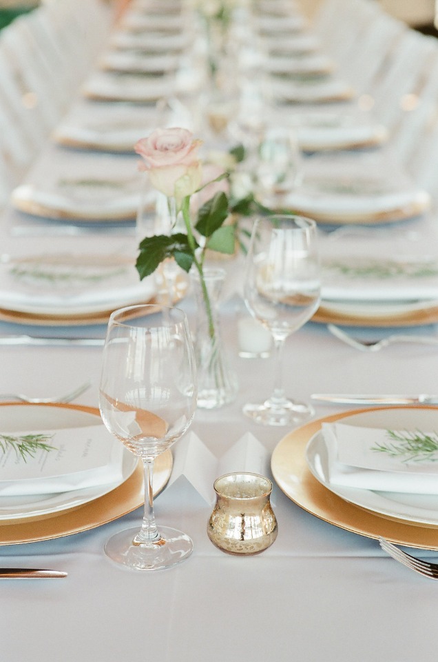 simple and clean table decor in white gold and blush