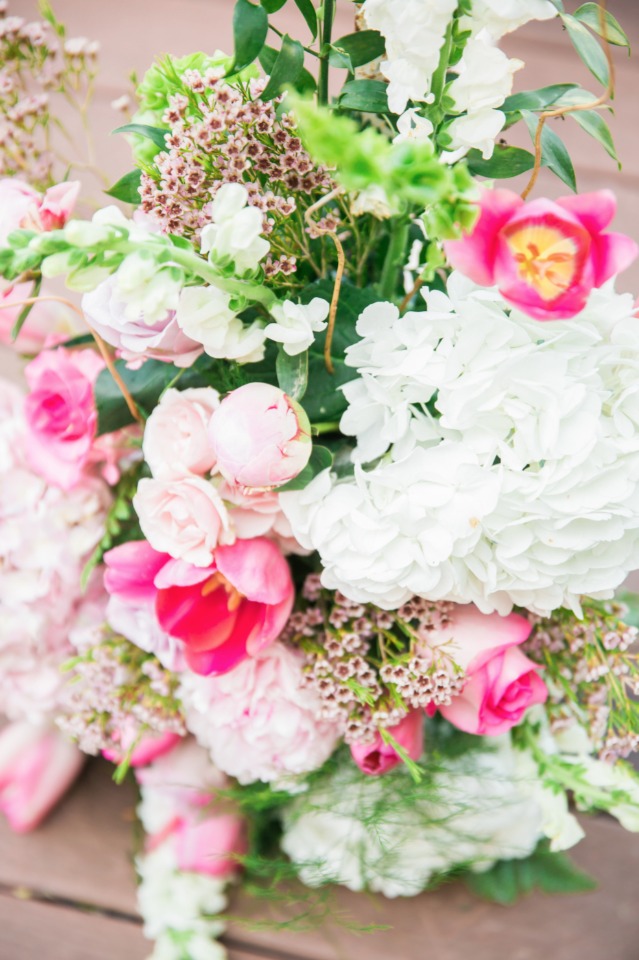 bright pink and white wedding flowers