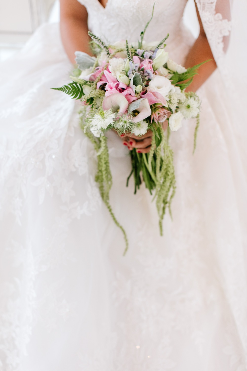 classic-bridal-looks-from-oleg-cassini