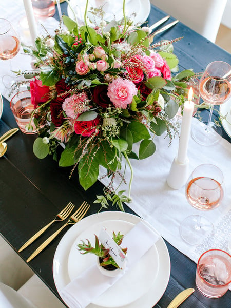 Secrets To Throwing A Glamorous Stress Free Dinner Party