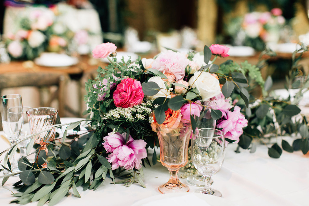 pretty floral table runner centerpieces