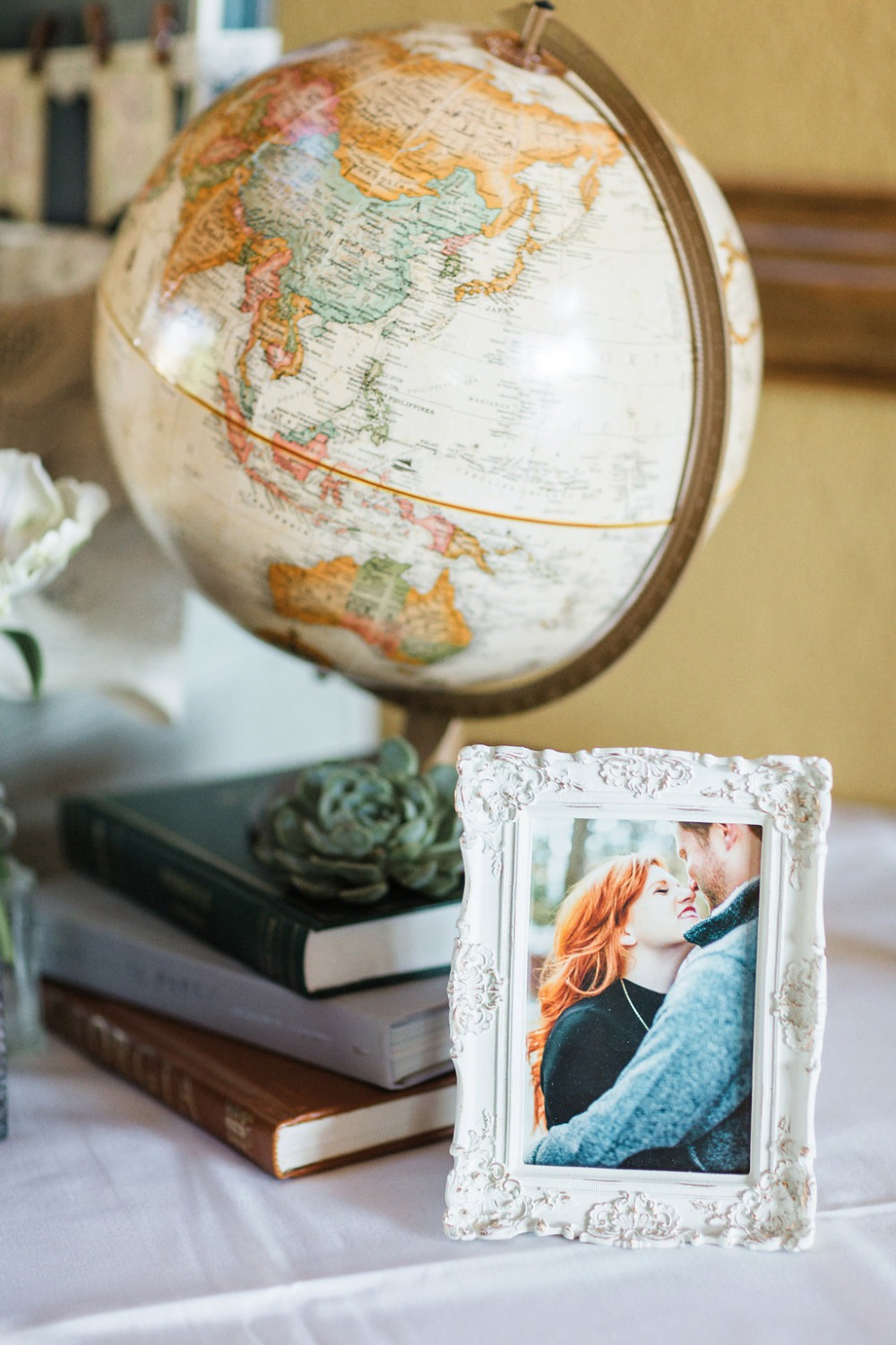 Globe idea for travel wedding