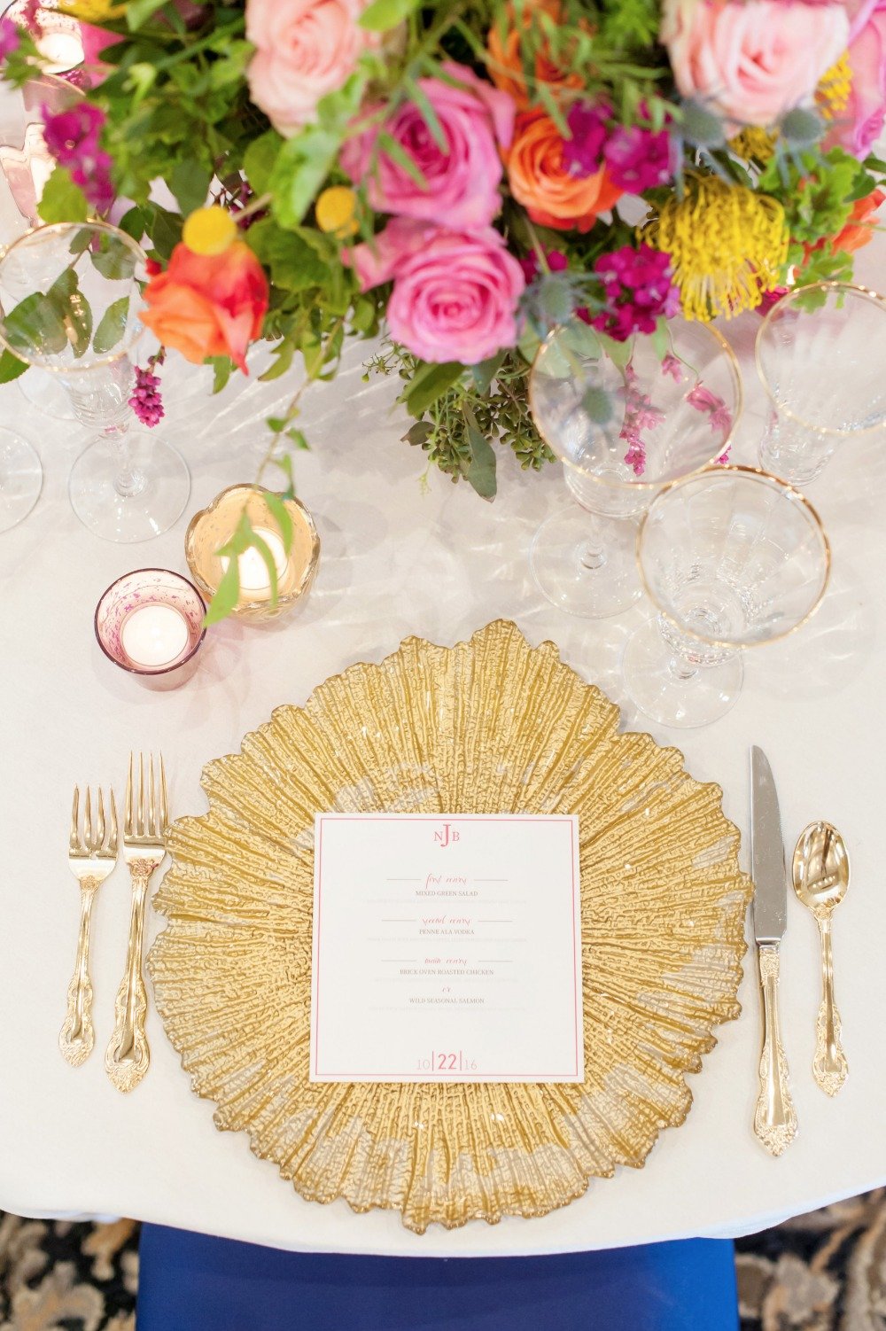 Gold tableware accents