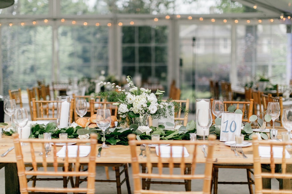 Natural green and white reception decor