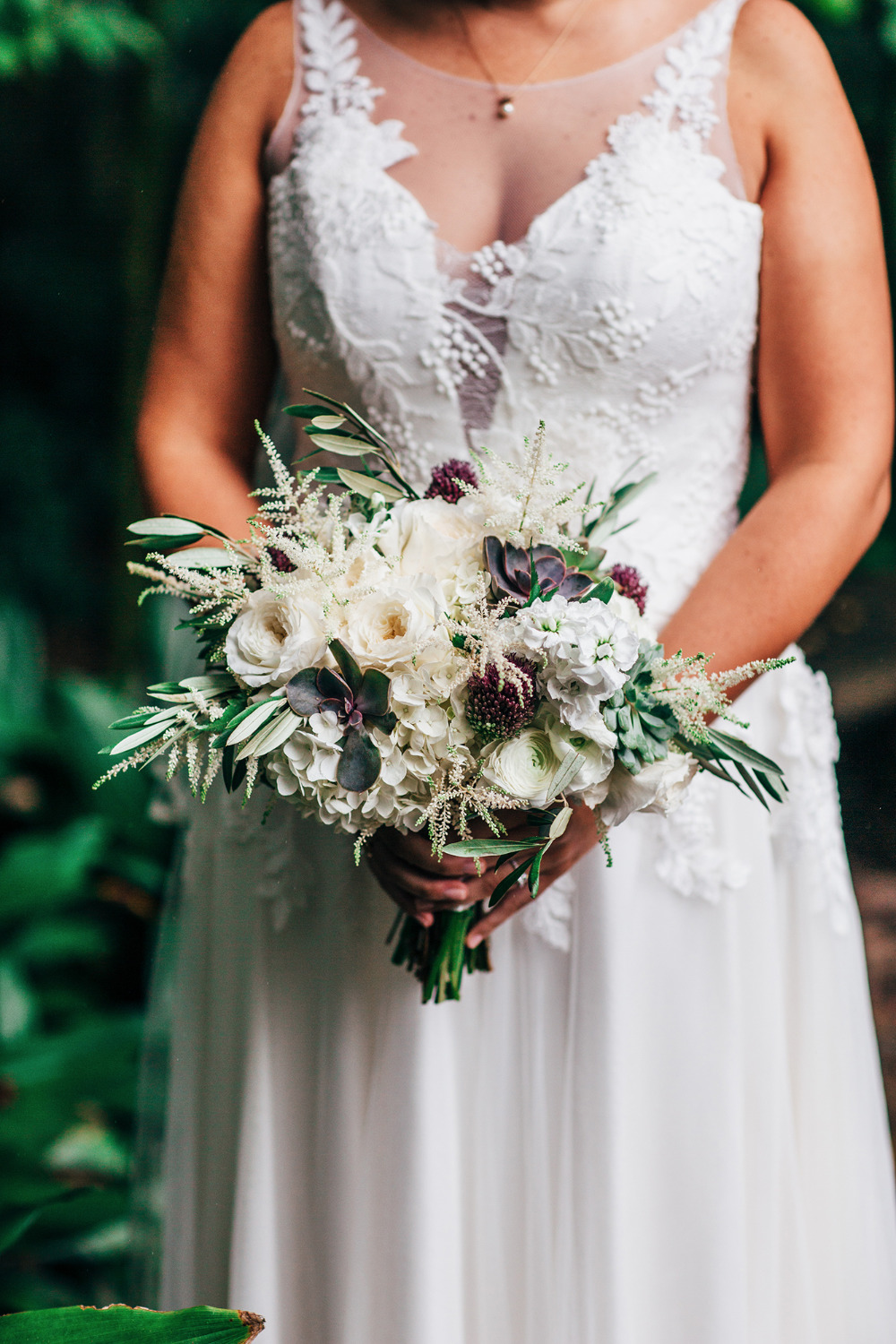 white and purple luxe wedding bouquet