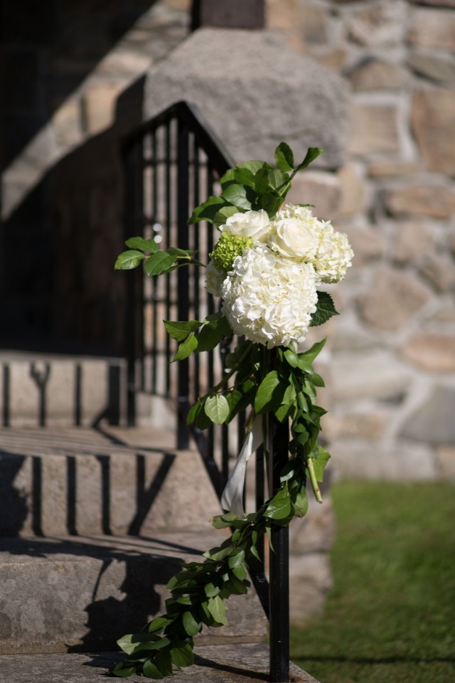 white hydrangea wedding floral decor
