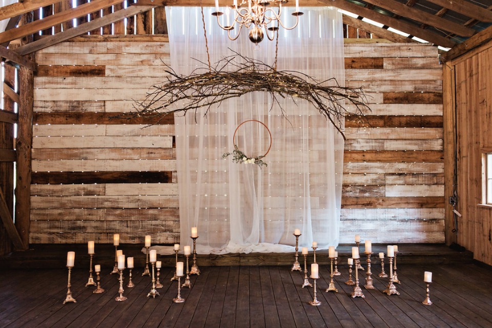 rustic and romantic wedding ceremony decor