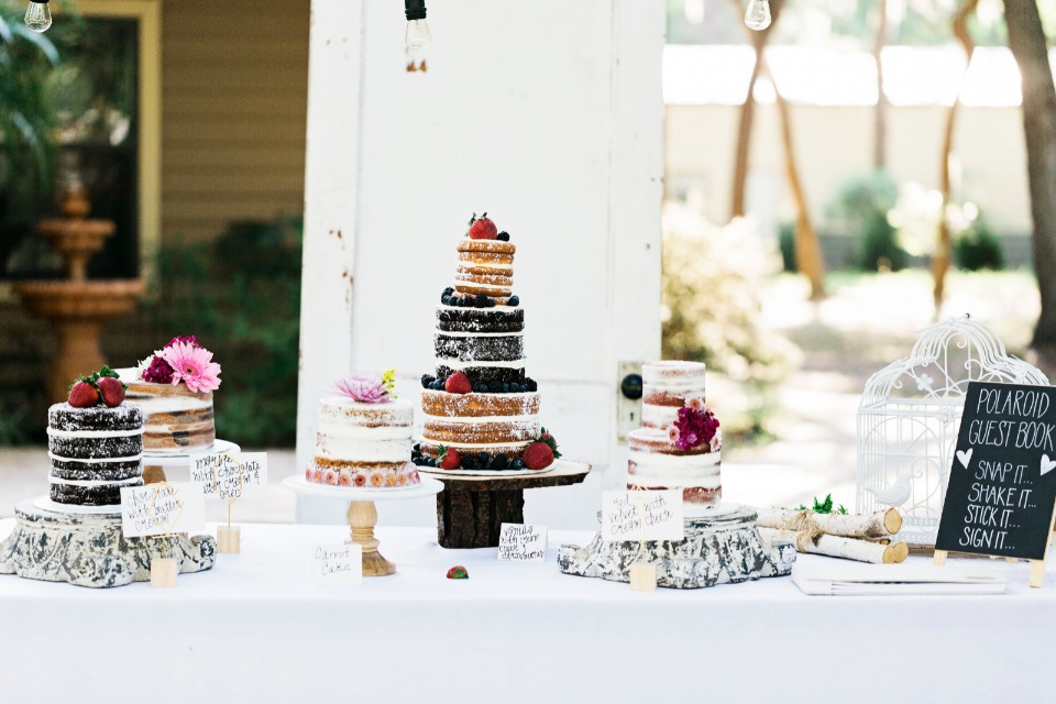 naked cake buffett wedding cake table