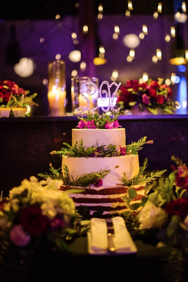 glam wedding cake table idea