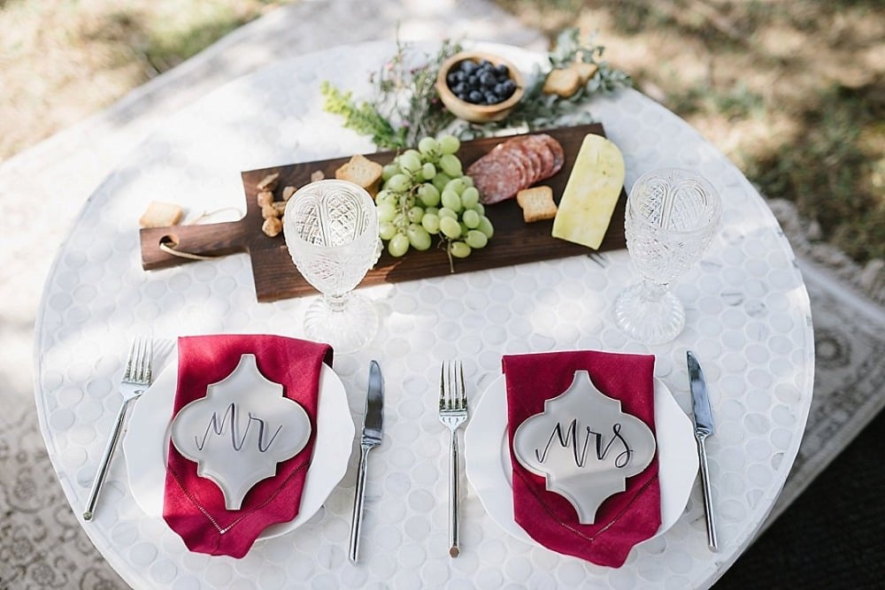 Sweet and simple outdoor sweetheart table