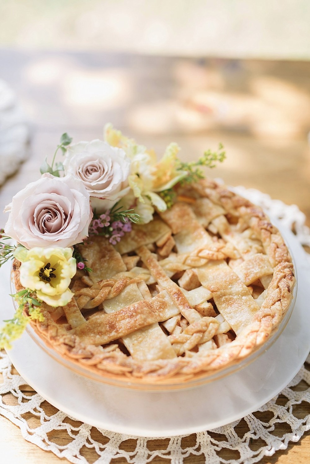Gorgeous pie with floral details