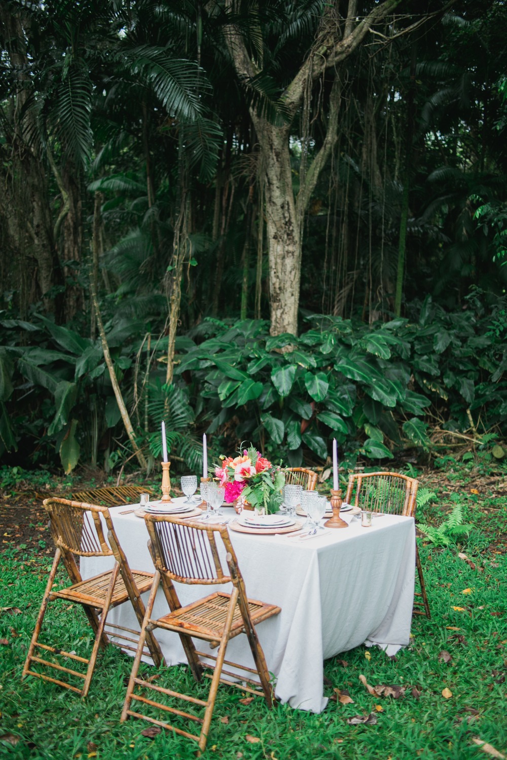 Tropical outdoor tablescape