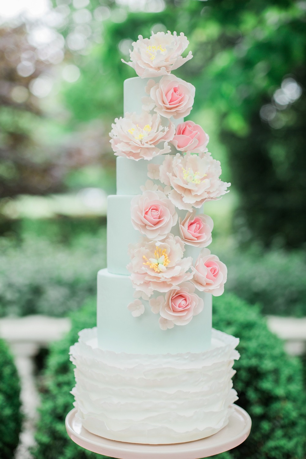 Pantone Serenity & Rose Quartz wedding cake