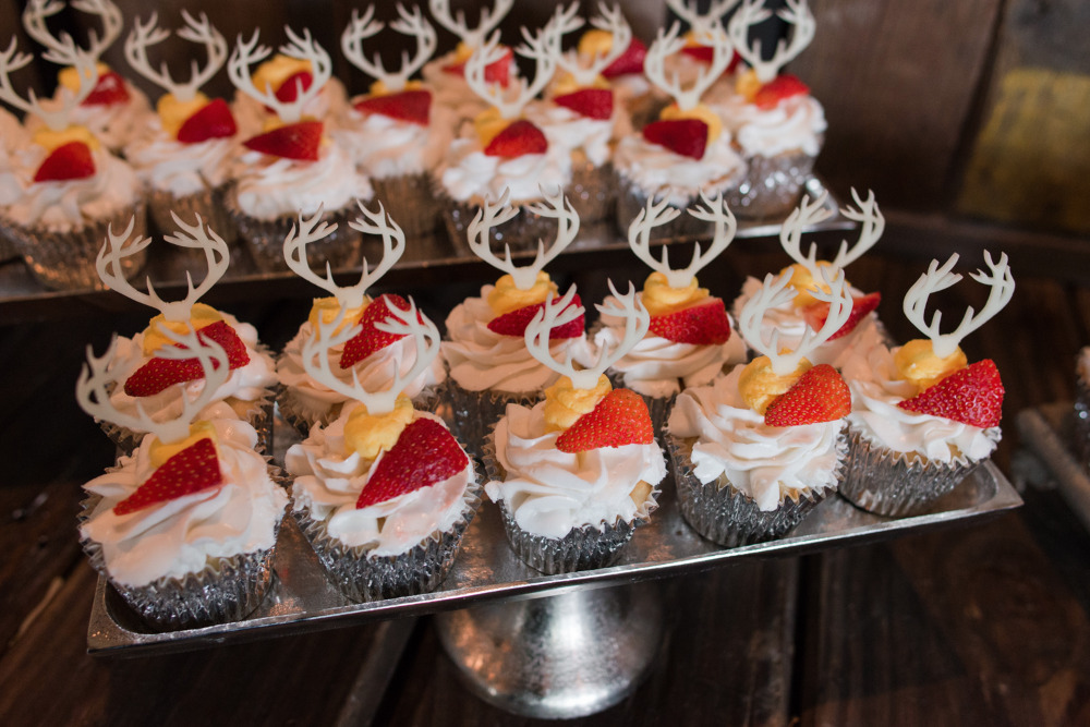 antler strawberry cupcakes