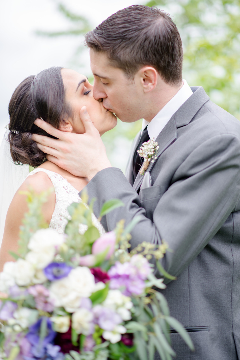 wedding kiss beautiful photography