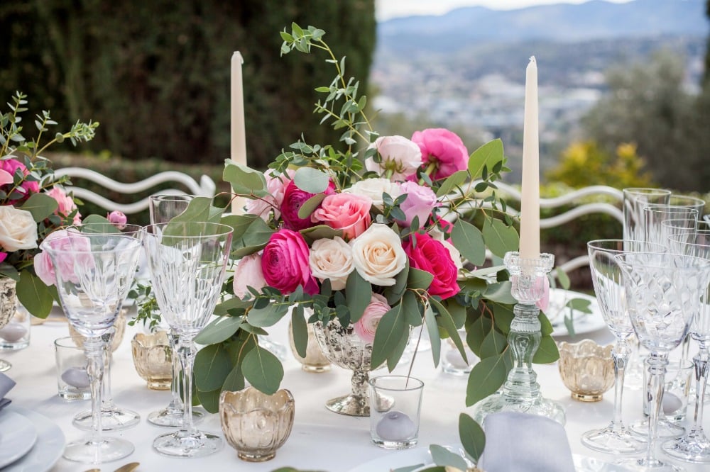 Shades of pink rose centerpiece