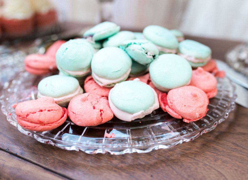 pink and blue macarons