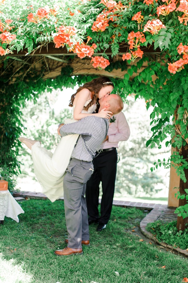 adorable wedding kiss