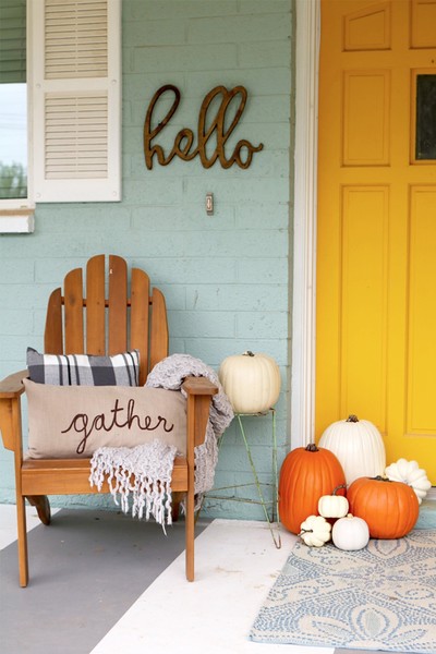 15 Fall Porch Decorating Ideas 