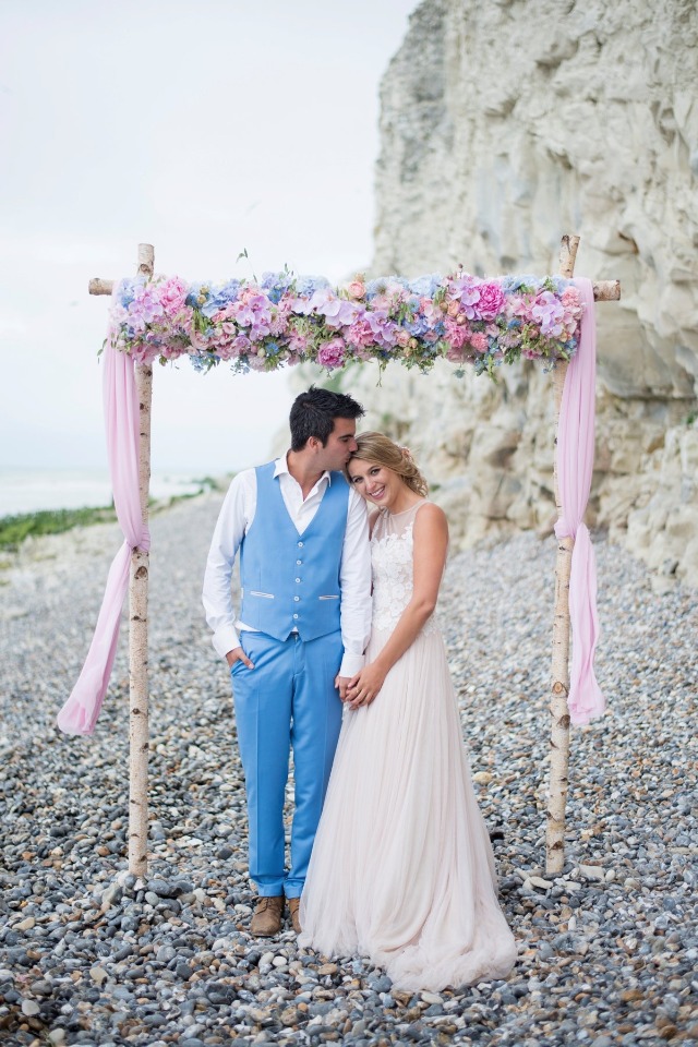 serenity and rose quartz wedding colors