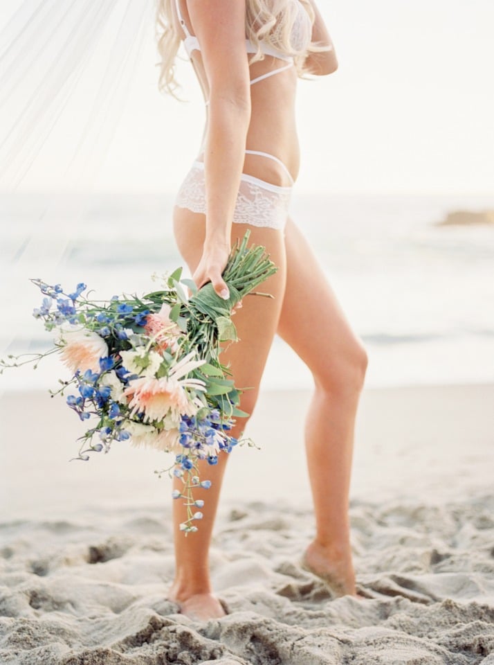 intimate bridal boudoir photo shoot