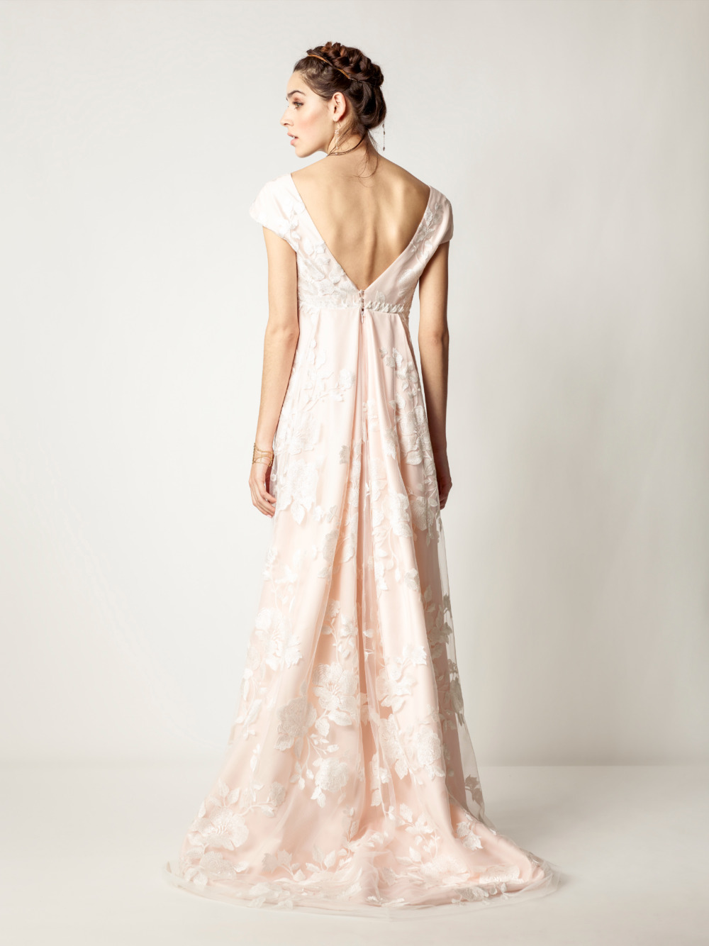 bohemian-chic-styling-wedding-dresses