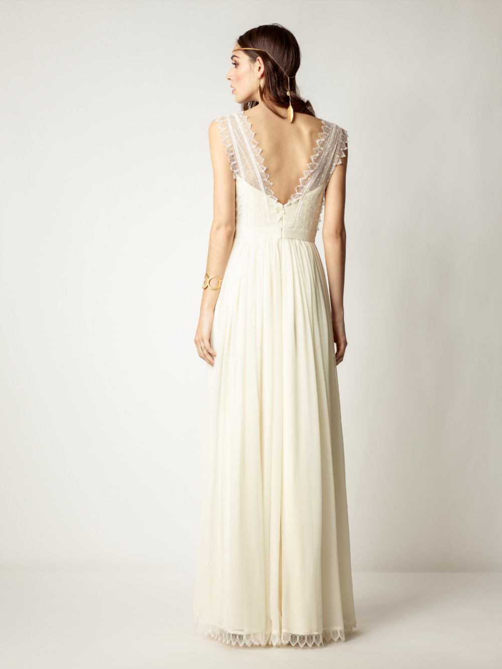 bohemian-chic-styling-wedding-dresses