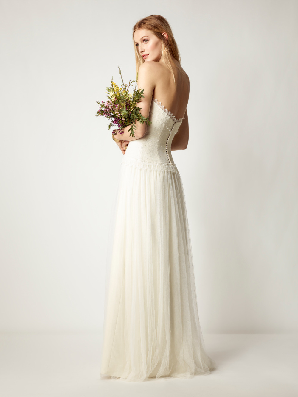 bohemian-chic-styling-wedding-dresses