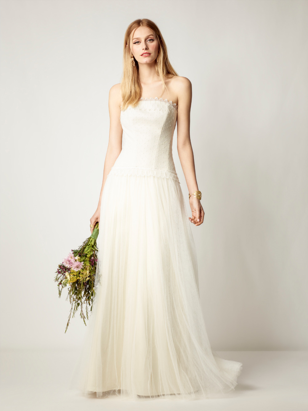 bohemian-chic-styling-wedding-dresses