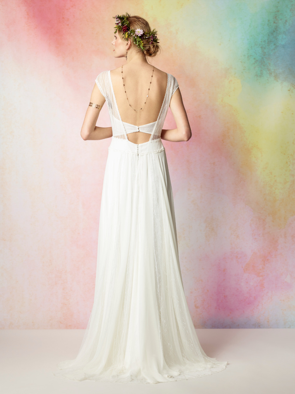 bohemian-chic-styling-wedding-dresses