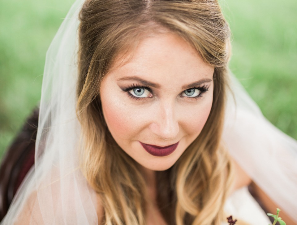 dramatic fall makeup colors for your wedding
