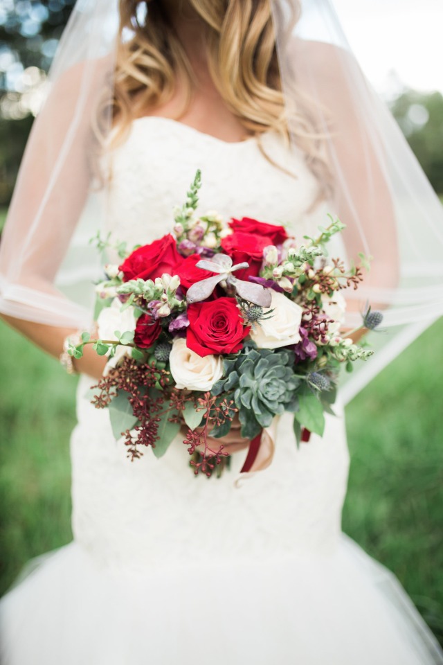 red and white country bouquet