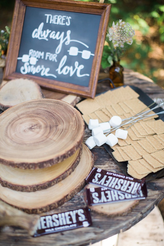Smores bar with graham crackers chocolate and marshmallows