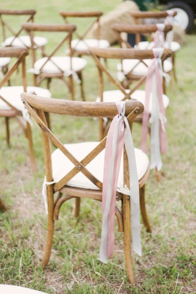 ribbon streamers make a simple and fun aisle decoration