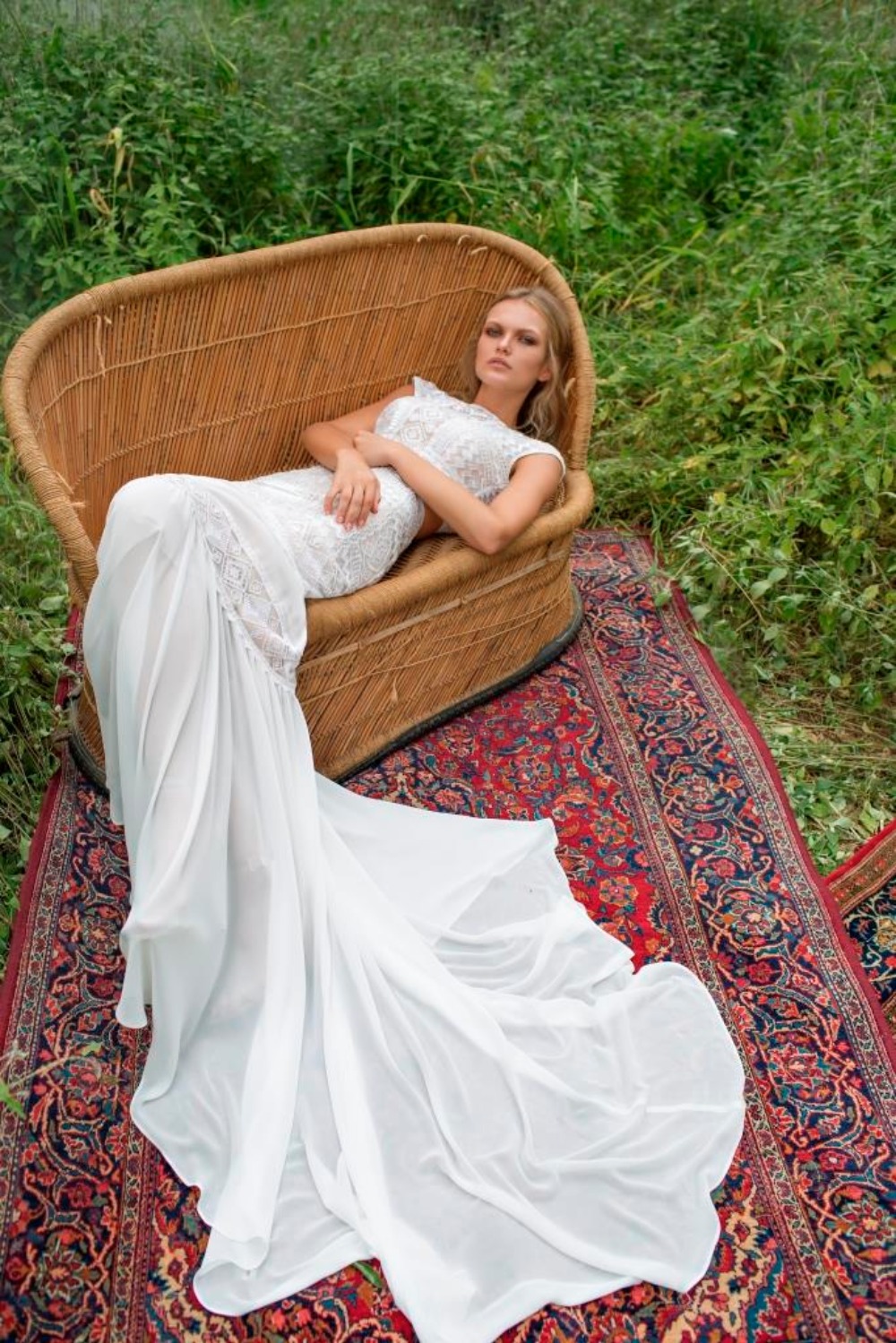 long and flowing wedding gown perfect for your summer wedding