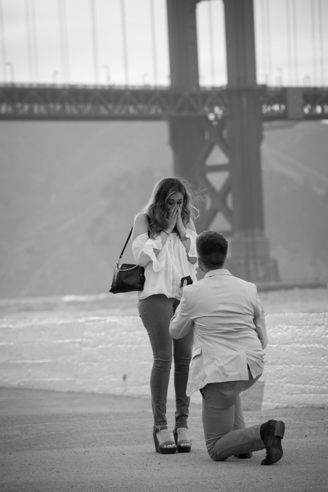 Romantic marriage proposal by the Golden Gate Bridge